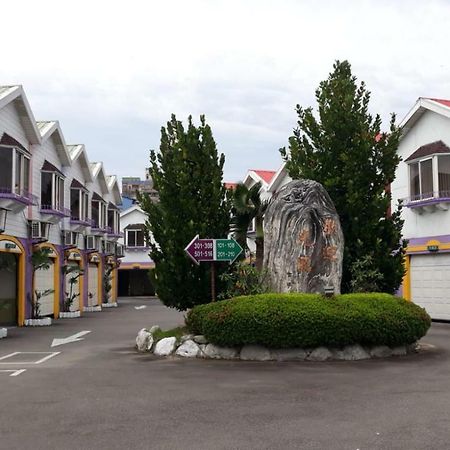 Sydney Motel Tucheng Bagian luar foto