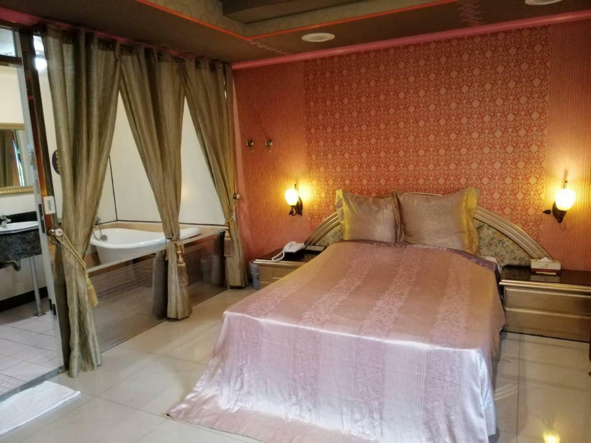 Sydney Motel Tucheng Bagian luar foto