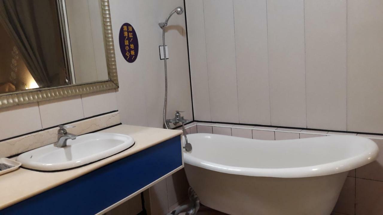 Sydney Motel Tucheng Bagian luar foto